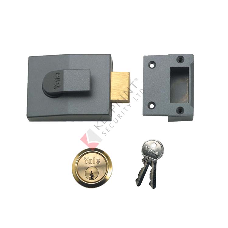 Yale 82 Deadbolt Nightlatch - Boxed